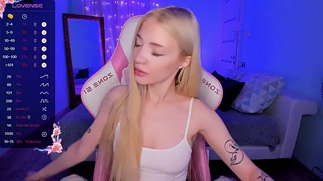 AnyaTaylor  online show from 18, 10, 2025