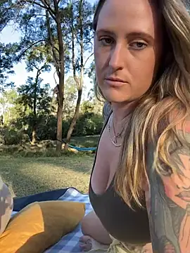 OdetteDelane online show from 8, 10, 2025