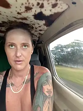 OdetteDelane online show from 10, 10, 2025