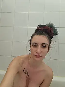 Snapshot of Michou02xXx chatting on 16, 5, 2026 Michou02xXx online show from 16, 5, 2026