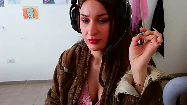 Snapshot of kendrafarq chatting on 13, 5, 2026 kendrafarq online show from 13, 5, 2026