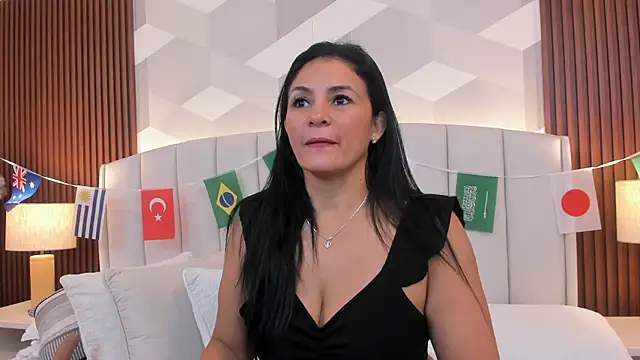 Snapshot of Mommy_Naughty chatting on 20, 7, 2026 Mommy Naughty online show from 20, 7, 2026