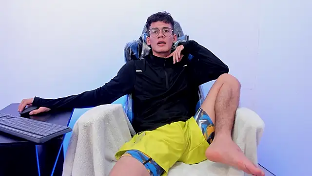 LittleMax23 online show from 5, 11, 2025