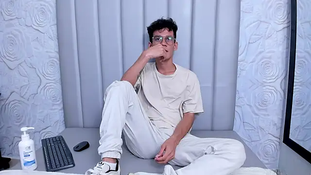 LittleMax23 online show from 19, 11, 2025