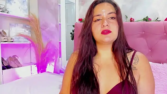 Snapshot of Victoria_Guzman chatting on 1, 11, 2025 Victoria Guzman online show from 1, 11, 2025