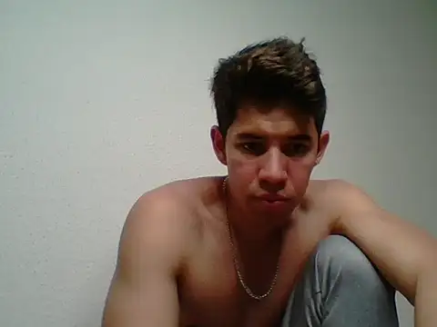 Snapshot of Maxtaylor18 chatting on 8, 10, 2025 Maxtaylor18 online show from 8, 10, 2025