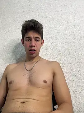 Snapshot of Maxtaylor18 chatting on 15, 10, 2025 Maxtaylor18 online show from 15, 10, 2025