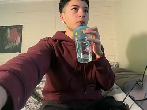 Snapshot of feeelipe2007 chatting on 8, 9, 2025 feeelipe2007 online show from 8, 9, 2025