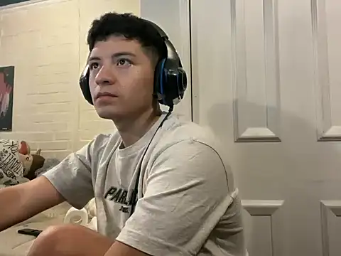 Snapshot of feeelipe2007 chatting on 10, 9, 2025 feeelipe2007 online show from 10, 9, 2025