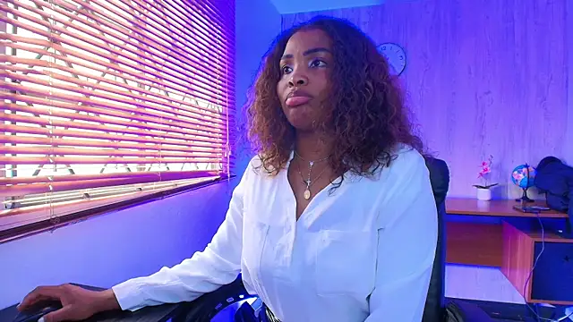 ArianaBeake online show from 2, 12, 2025