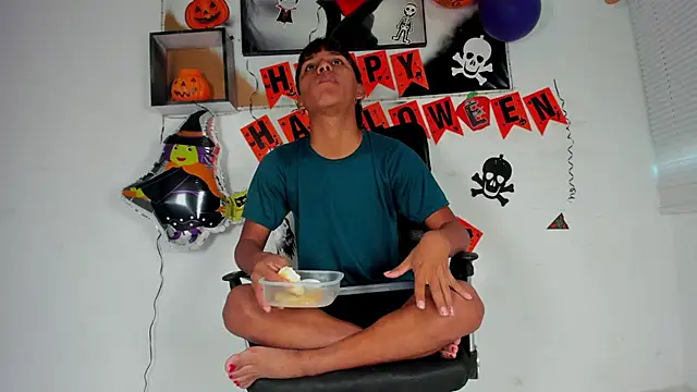 tyler twink boy online show from 28, 10, 2025