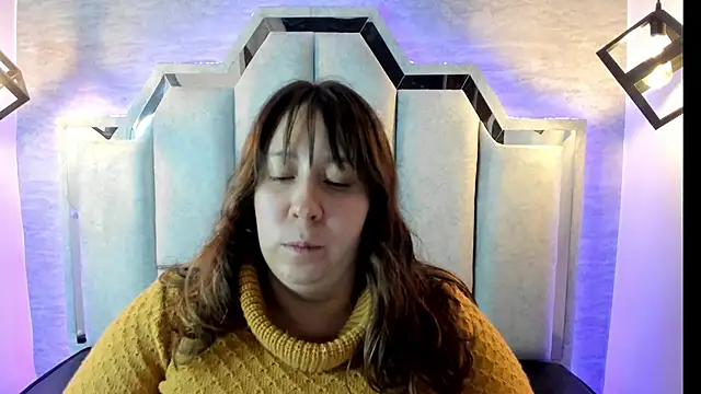 Snapshot of _Emily_rosee_ chatting on 28, 10, 2025 Emily rosee online show from 28, 10, 2025