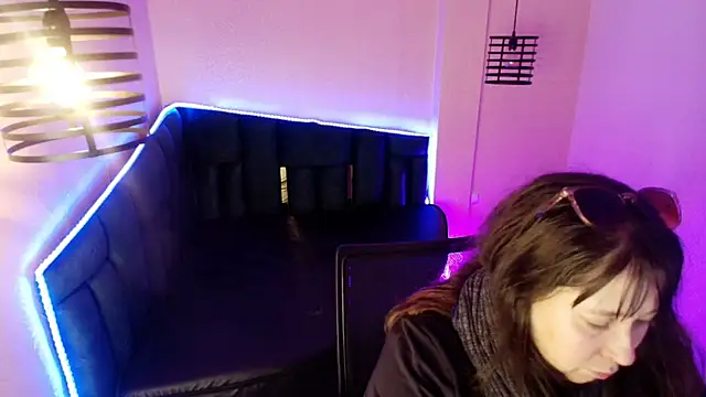 Snapshot of _Emily_rosee_ chatting on 2, 12, 2025 Emily rosee online show from 2, 12, 2025