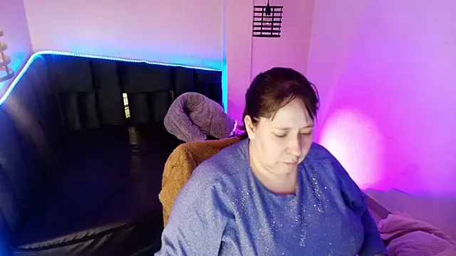 Snapshot of _Emily_rosee_ chatting on 4, 12, 2025 Emily rosee online show from 4, 12, 2025