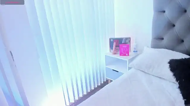 Snapshot of VictoriaParkeer chatting on 25, 11, 2025 VictoriaParkeer online show from 25, 11, 2025