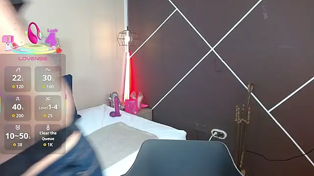 ScarletHott  online show from 14, 10, 2025