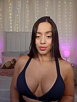 Snapshot of AriadnaTaylor chatting on 8, 5, 2026 AriadnaTaylor online show from 8, 5, 2026