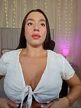Snapshot of AriadnaTaylor chatting on 22, 5, 2026 AriadnaTaylor online show from 22, 5, 2026