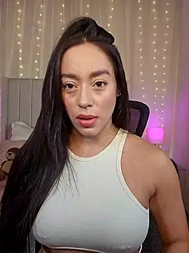 Snapshot of AriadnaTaylor chatting on 27, 5, 2026 AriadnaTaylor online show from 27, 5, 2026
