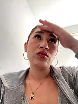 Isa Villamarin online show from 17, 9, 2025