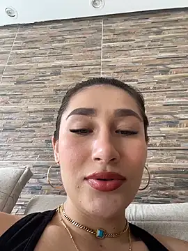 Isa Villamarin online show from 14, 10, 2025