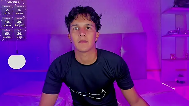 Leo Savage  online show from 25, 9, 2025