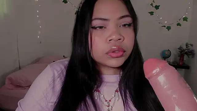 Snapshot of Juicy_elenxx chatting on 18, 12, 2025 Juicy elenxx online show from 18, 12, 2025