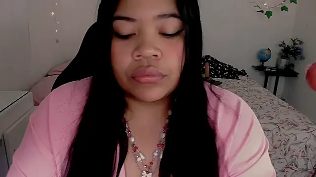 Snapshot of Juicy_elenxx chatting on 6, 1, 2026 Juicy elenxx online show from 6, 1, 2026