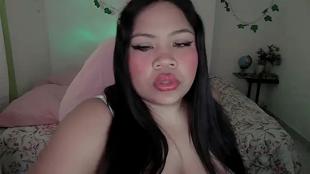 Snapshot of Juicy_elenxx chatting on 4, 2, 2026 Juicy elenxx online show from 4, 2, 2026