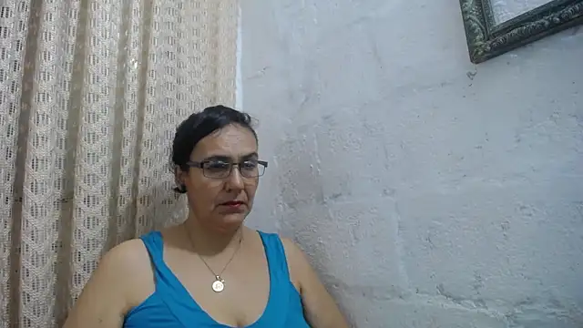Snapshot of gabbyparker_ chatting on 6, 6, 2026 gabbyparker online show from 6, 6, 2026