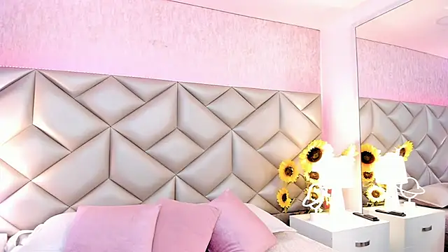 dafnne hall online show from 2, 12, 2025