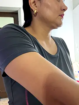 Snapshot of Rouse69_ chatting on 28, 11, 2025 Rouse69 online show from 28, 11, 2025