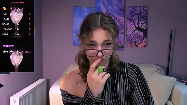 Snapshot of kevi_sunn chatting on 7, 10, 2025 kevi sunn online show from 7, 10, 2025