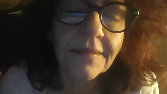 Snapshot of klarissabloum chatting on 3, 3, 2026 klarissabloum online show from 3, 3, 2026