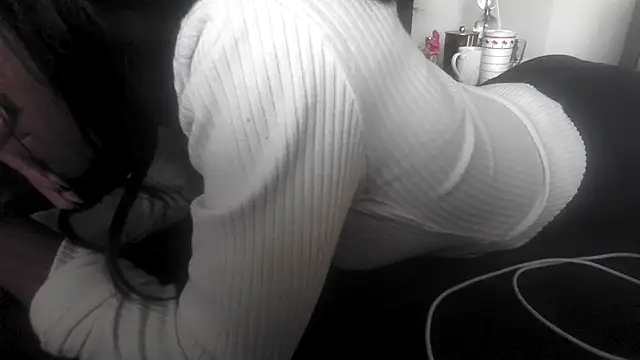 Marlowlovee online show from 29, 10, 2025