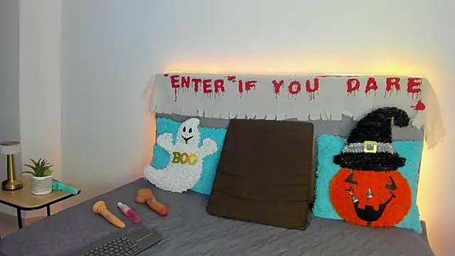 Snapshot of GalaX_x chatting on 31, 10, 2025 GalaX x online show from 31, 10, 2025