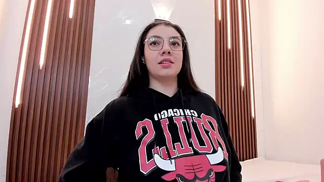 CarolinaMejia online show from 16, 10, 2025