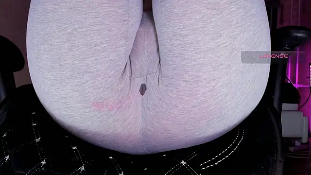 Snapshot of Cameltoe_squirt_inPants chatting on 18, 10, 2025 Cameltoe squirt inPants online show from 18, 10, 2025