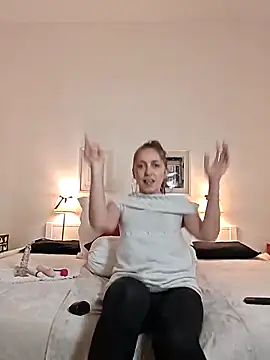 DaisyDea online show from 3, 2, 2026