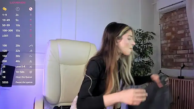 Snapshot of Blessed_Molly chatting on 21, 6, 2026 Blessed Molly online show from 21, 6, 2026
