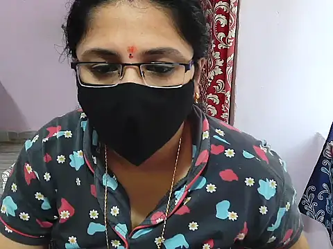 Snapshot of jannu6482 chatting on 22, 10, 2025 jannu6482 online show from 22, 10, 2025