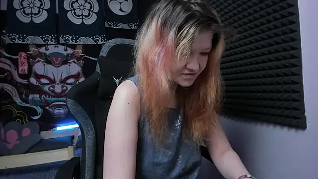 Nora lovvvv online show from 23, 9, 2025