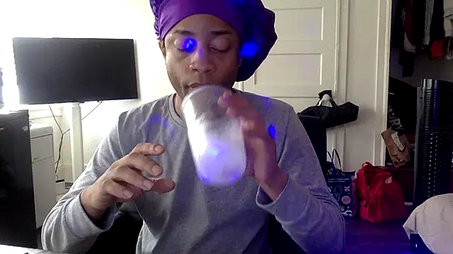 Diodre Benyoon online show from 18, 12, 2025