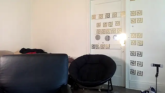 Diodre Benyoon online show from 11, 4, 2026