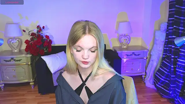 Snapshot of RosesKate chatting on 2, 10, 2025 RosesKate online show from 2, 10, 2025