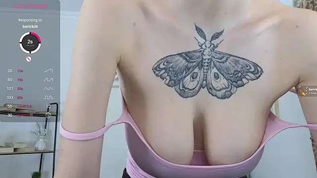 Snapshot of Sonia_Jones chatting on 19, 12, 2025 Sonia Jones online show from 19, 12, 2025