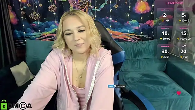 Snapshot of CrystalGirl99 chatting on 16, 12, 2025 CrystalGirl99 online show from 16, 12, 2025