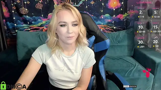 Snapshot of CrystalGirl99 chatting on 22, 12, 2025 CrystalGirl99 online show from 22, 12, 2025