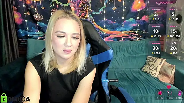 Snapshot of CrystalGirl99 chatting on 12, 1, 2026 CrystalGirl99 online show from 12, 1, 2026