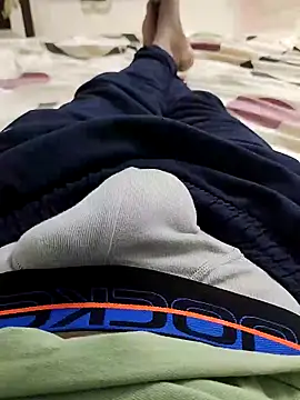 Snapshot of slim-uncut chatting on 14, 10, 2025 slim-uncut online show from 14, 10, 2025